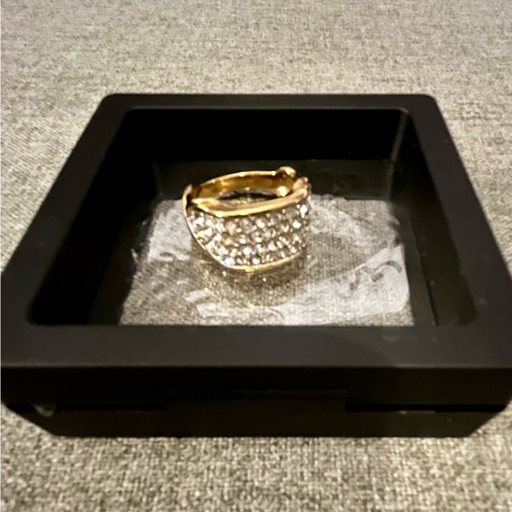 VINTAGE AVON Gold Crystal Pavé Band Ring - Women's Jewelry. Elizabeth Taylor